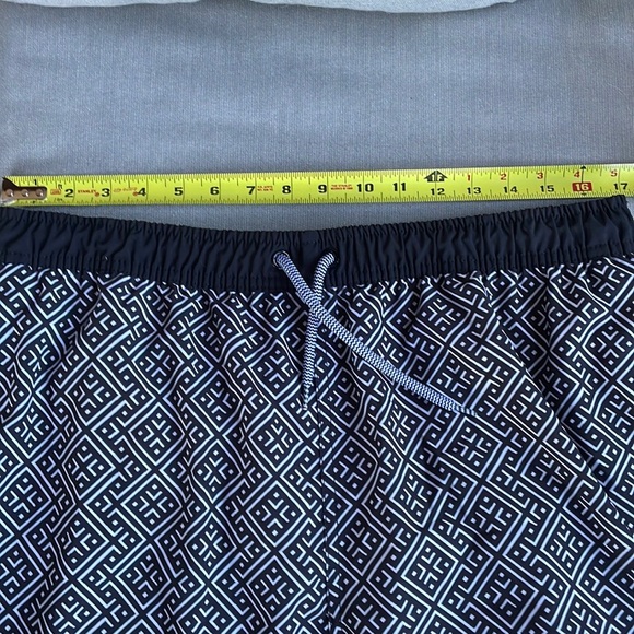 Quiet Storm geometric black and white print bathing suit trunks for Men XXL XL - Picture 11 of 11